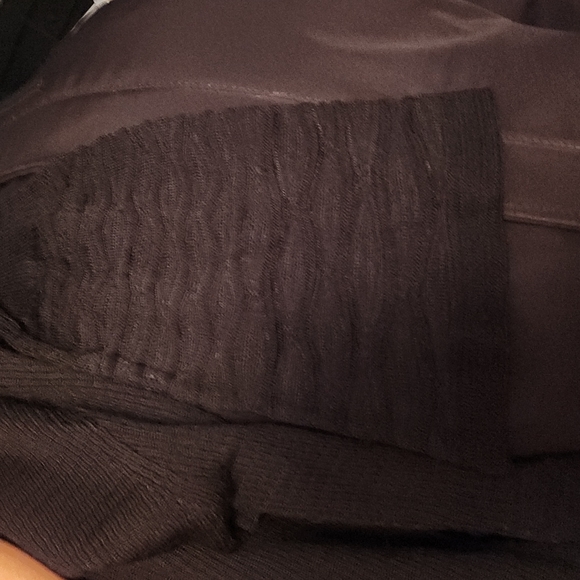 Missoni Black New Wave Edge V Neck Sweater w Bell Sleeves 80% Wool & 20%Viscouse - Picture 2 of 2